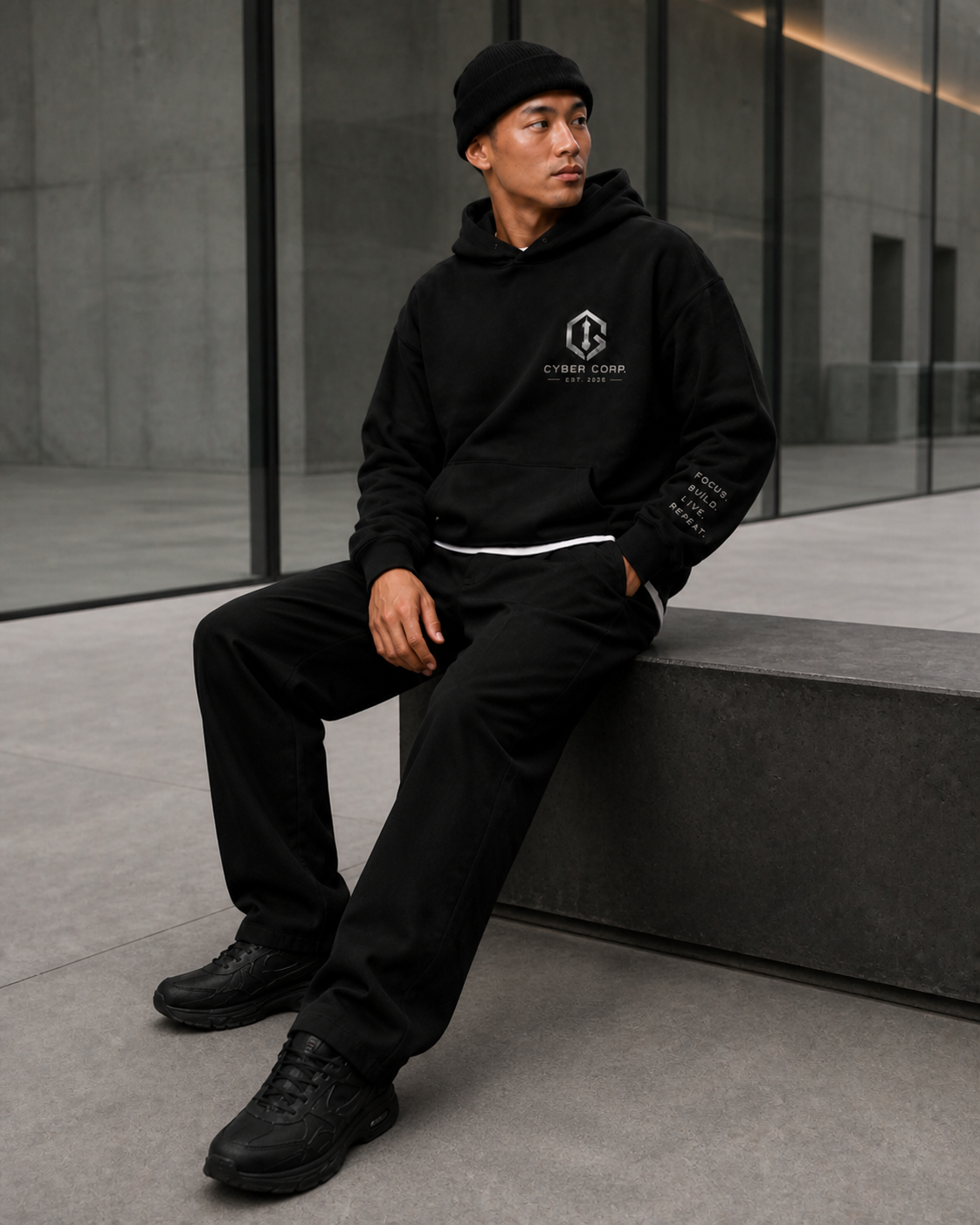 District Sweat Black