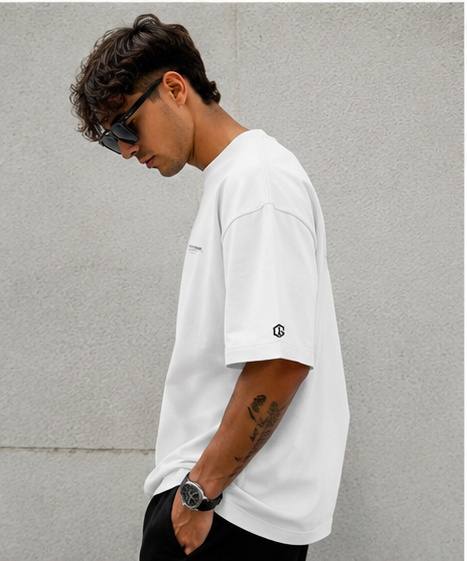 Profil du t-shirt Essential Tee Blanc
